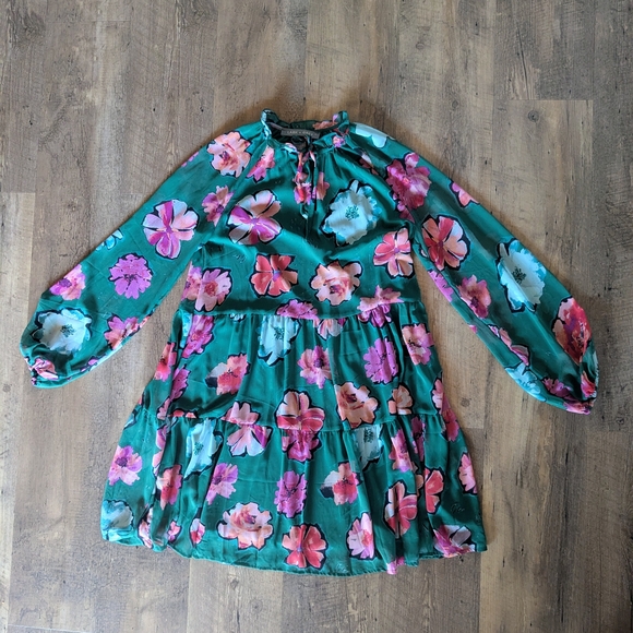 Green Floral Tie-Neck Women’s Dress - Picture 9 of 11